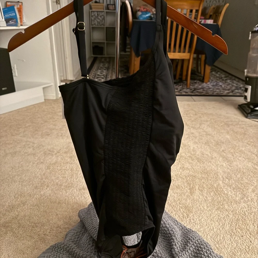 NWT Women’s Lands' End Small Long Black Multi-way,Adj.Straps,One Pc. Swim - Picture 3 of 6